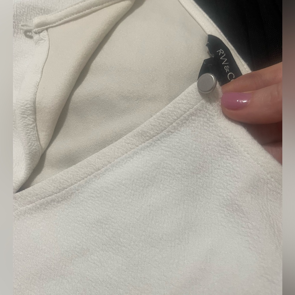 RW&CO blouse - Picture 5 of 5